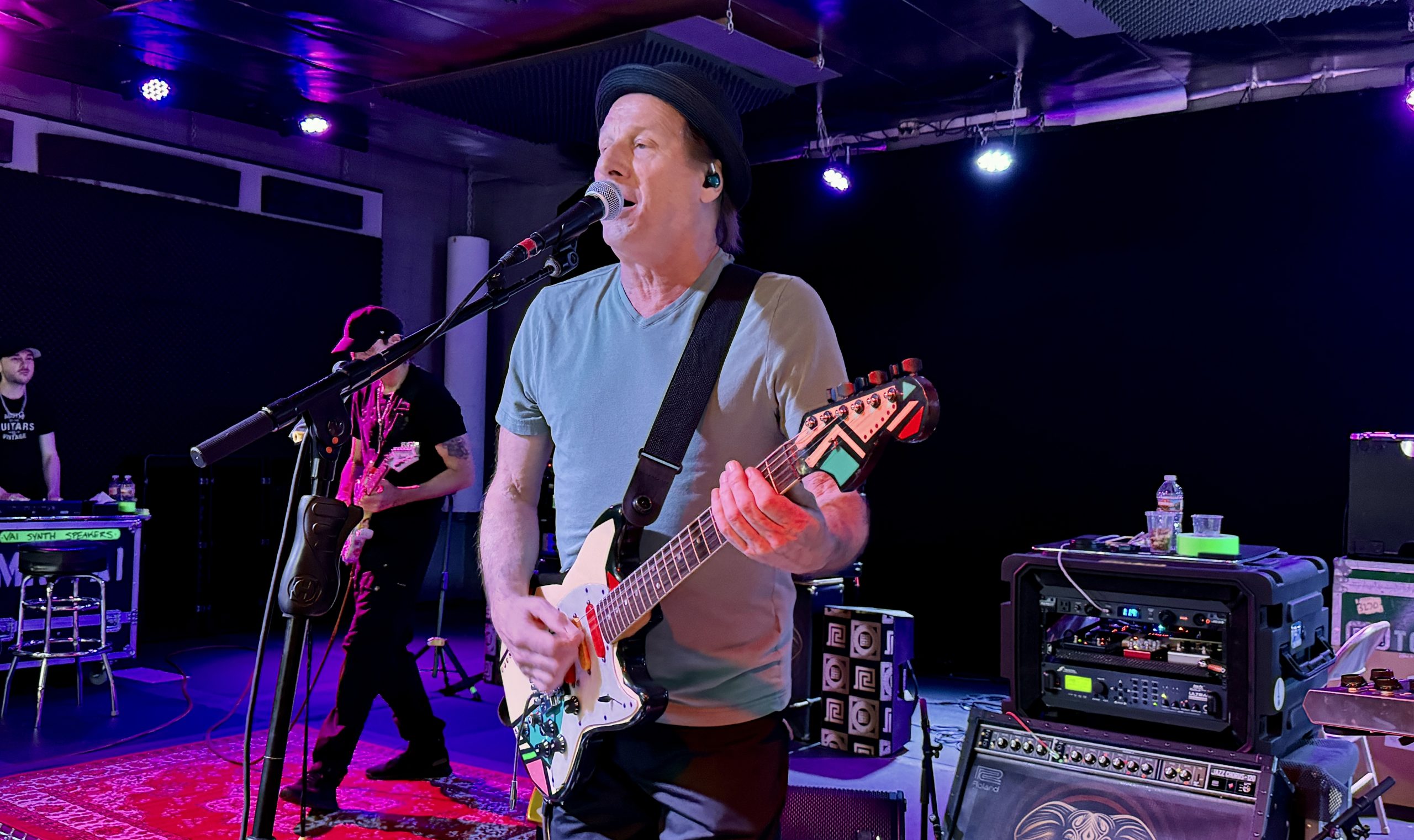 Adrian Belew Adrian Belew rehearsing with Steve Vai for BEAT